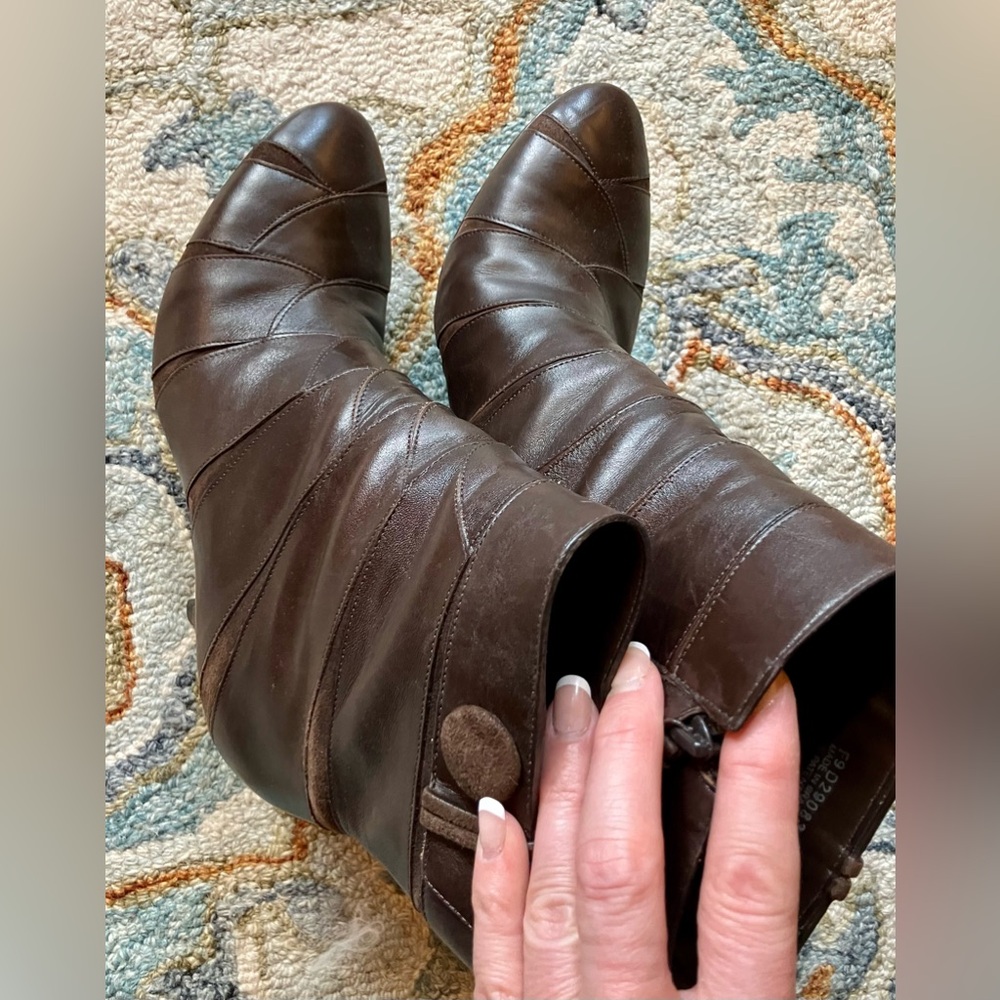 Vintage Cole Haan brown leather boots - Picture 3 of 9